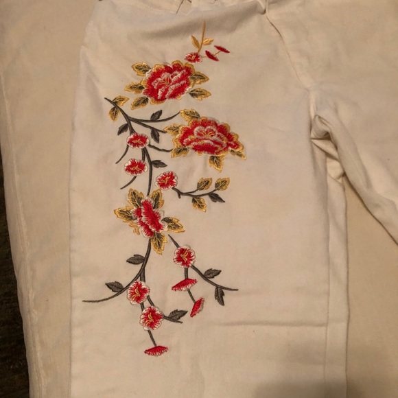 Set of two DianeGilman embroidered jeans - Picture 12 of 15